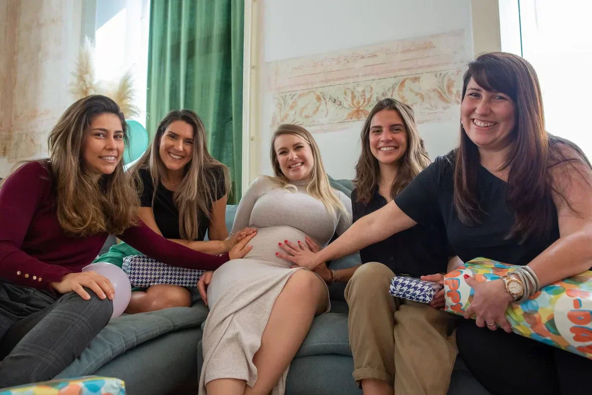 Regalos para una mamá primeriza: ideas útiles y originales para sorprenderla
