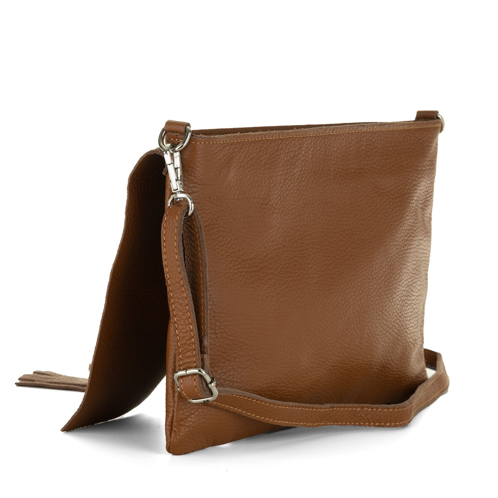 Bolso-piel-personalizado-Constanza-cuero-abierto