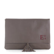 Bolso-piel-personalizado-Constanza-topo-oscuro-bordado