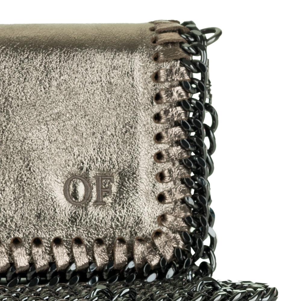 Bolso-piel-personalizado-Melrose-bronce-cadena-bordado-detalle