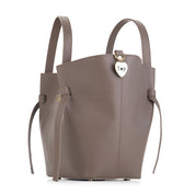 Bolso-piel-personalizado-Versalles-topo-oscuro-lateral-charm