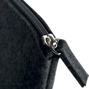 Cartera-mano-personalizada-fieltro-gris-oscuro-detalle