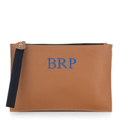 Cartera-mano-piel-personalizada-Zao-camel-bordada