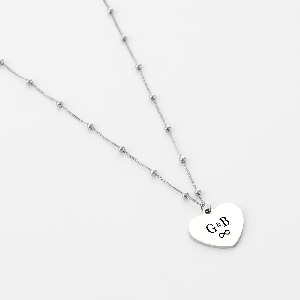 Collar-personalizado-Amelia-plateado-iniciales