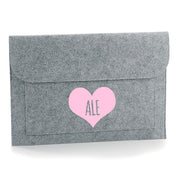 Funda-portatil-personalizada-fieltro-gris-nombre-corazon-grande