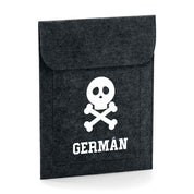 Funda-tablet-personalizada-fieltro-gris-oscuro-inicial-calavera