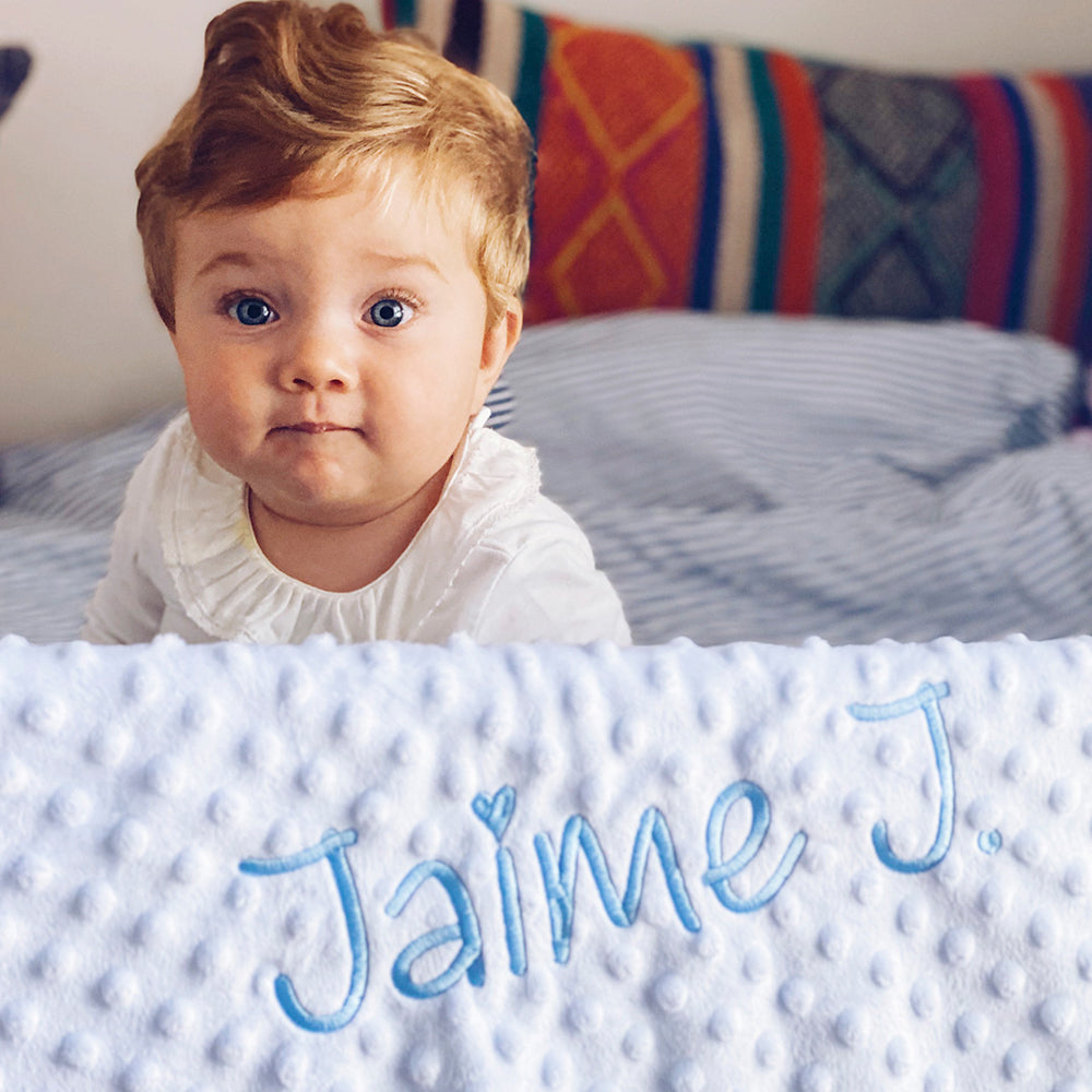 Manta-topitos-personalizada-azul-bordada-life1