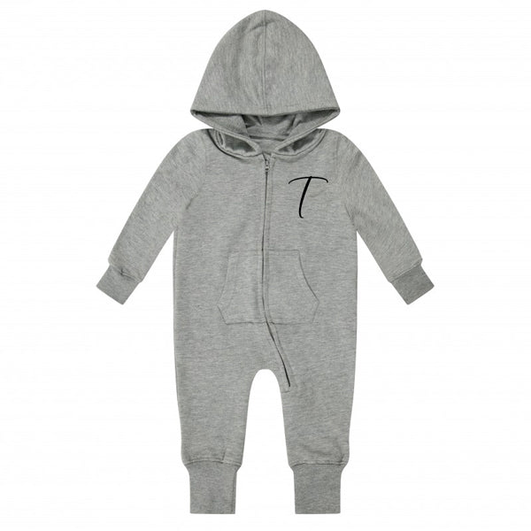 Mono-capucha-gris-inicial-moderna