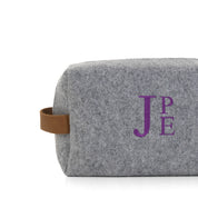 Neceser-fieltro-piel-personalizado-Oslo-gris-bordado-detalle