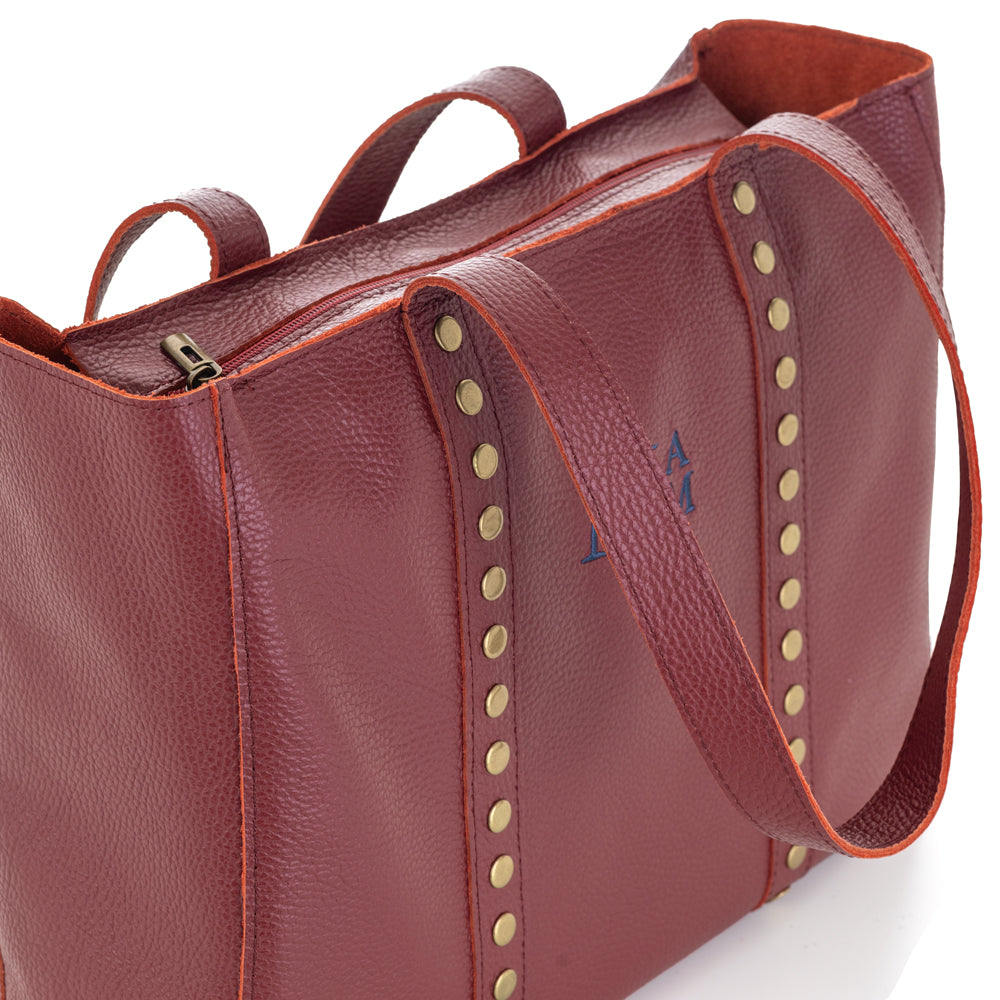bolso-piel-personalizado-amak-tachuelas-city-granate-bordado-cremallera.jpg