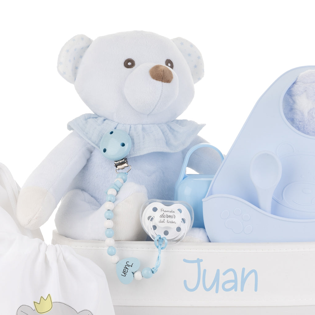 Detalle de la canastilla de bebé Montana personalizada