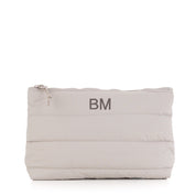 Neceser Aspen beige personalizado con iniciales bordadas en letra sencilla, regalo para ella