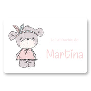 Placa de madera rectangular personalizada con osita india en rosa y nombre