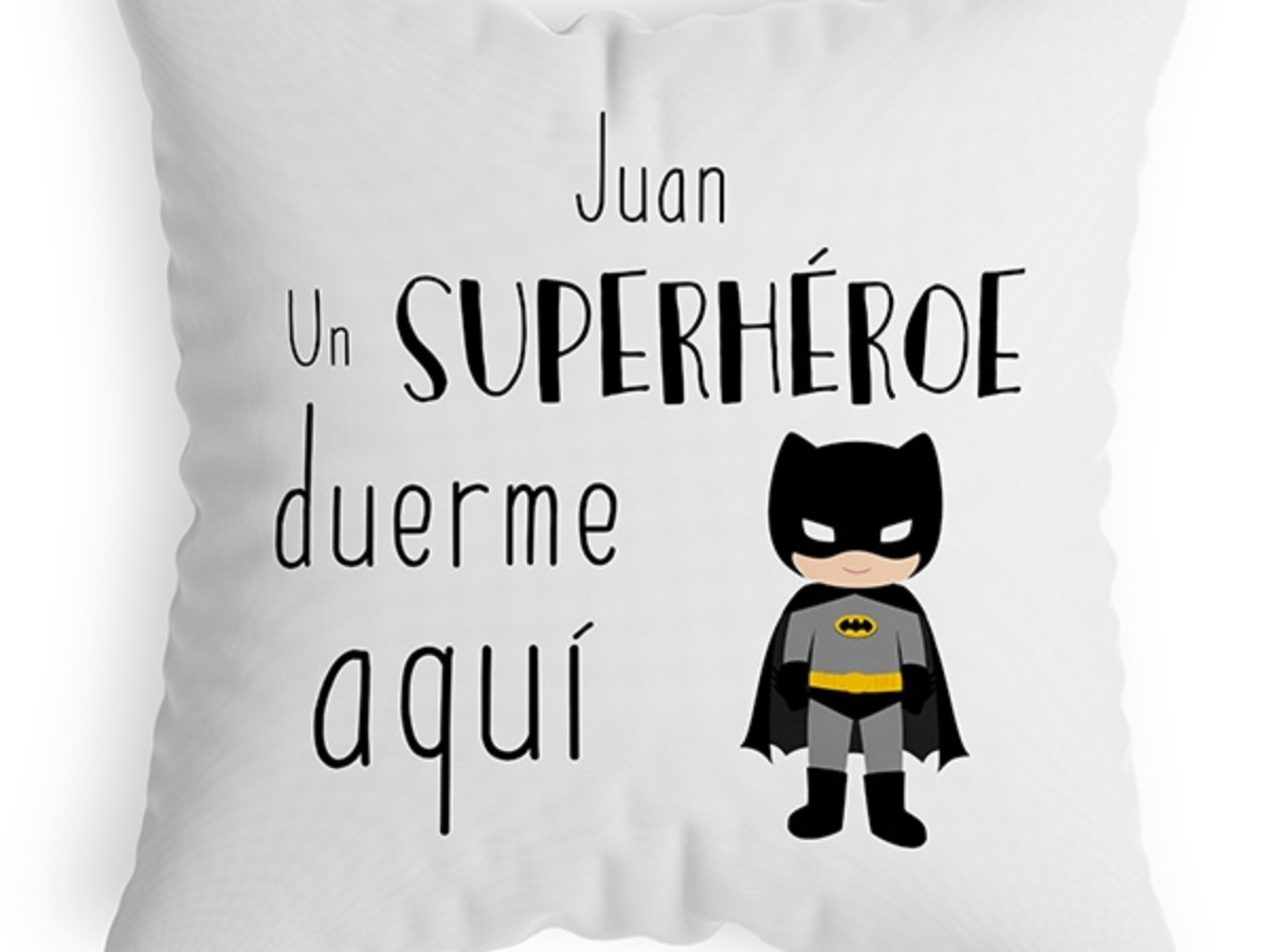 Almohada personalizada Superhéroe duerme aquí