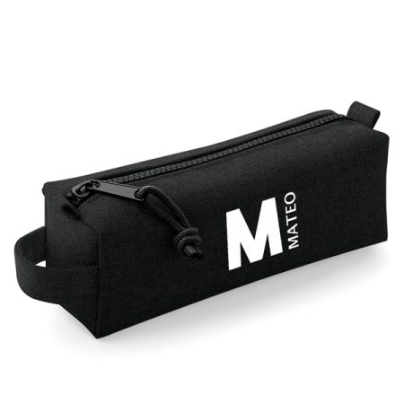 Estuche-personalizado-boston-negro-inicial-nombre-al-lado