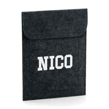 Funda-tablet-personalizada-fieltro-negro-nombre-centro-grande